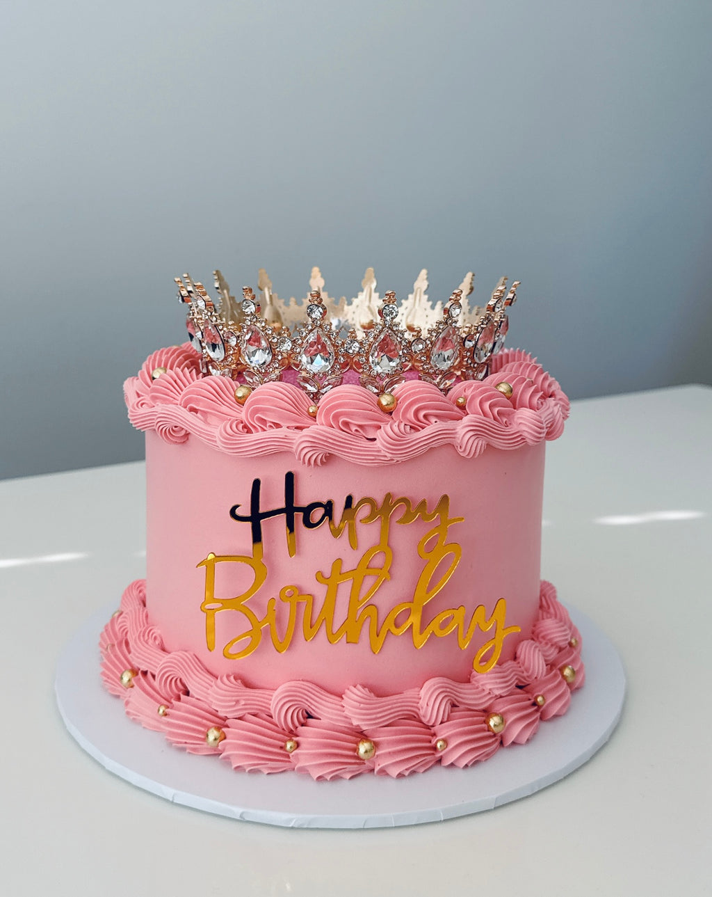 Pretty Crown Cake
