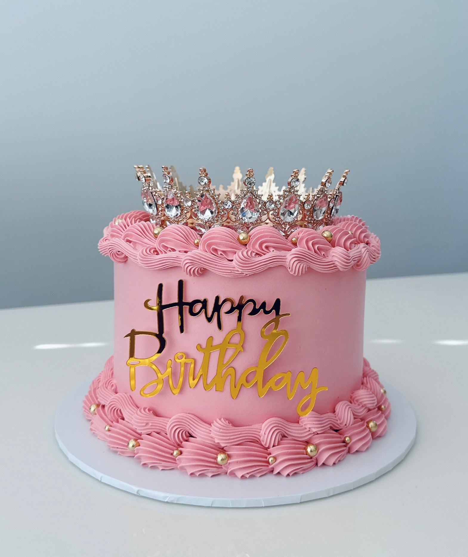 Pretty Crown Cake