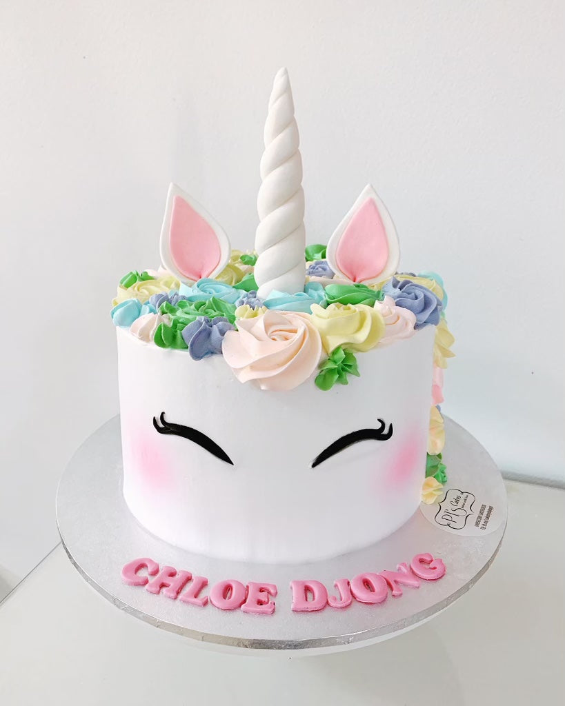 Colourful unicorn cake